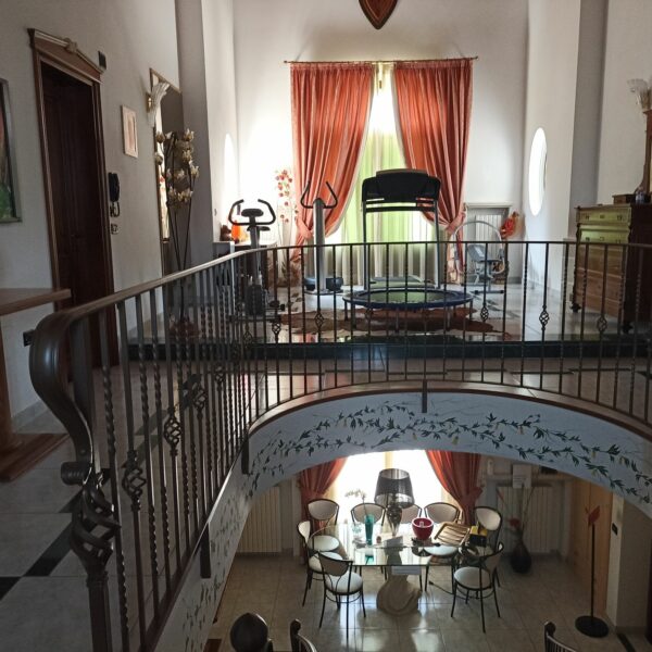 scala e palestra VILLA AMORENO Merlara (Padova)