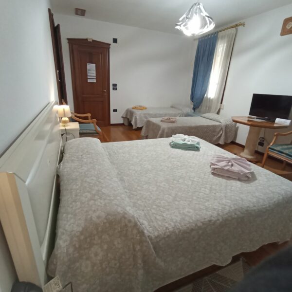 stanza 2-3 VILLA AMORENO Merlara (Padova)